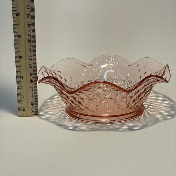 Vintage Imperial Glass Co Pink Scalloped Diamond Quilt Glass Bowl - Picture 6 of 7